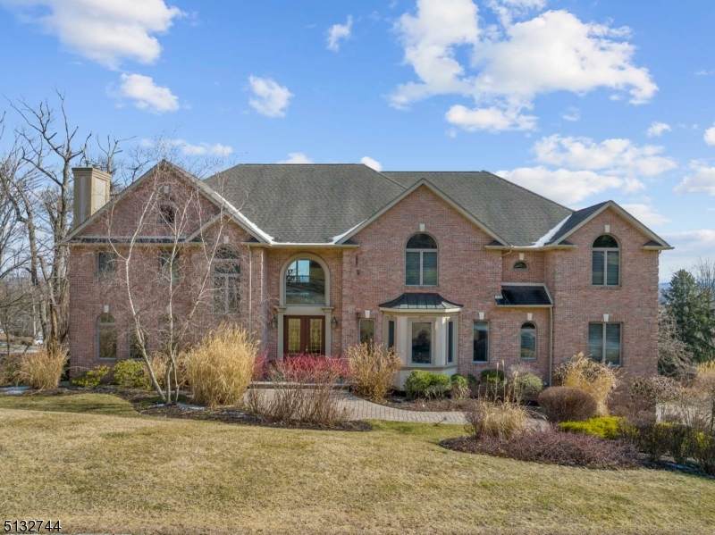 35 Gregory Ave - Photo 1