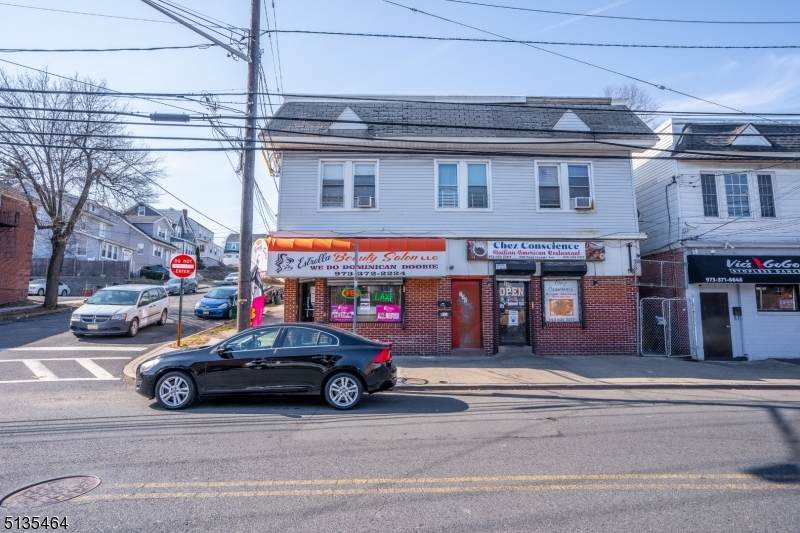399 Stuyvesant Ave - Photo 1