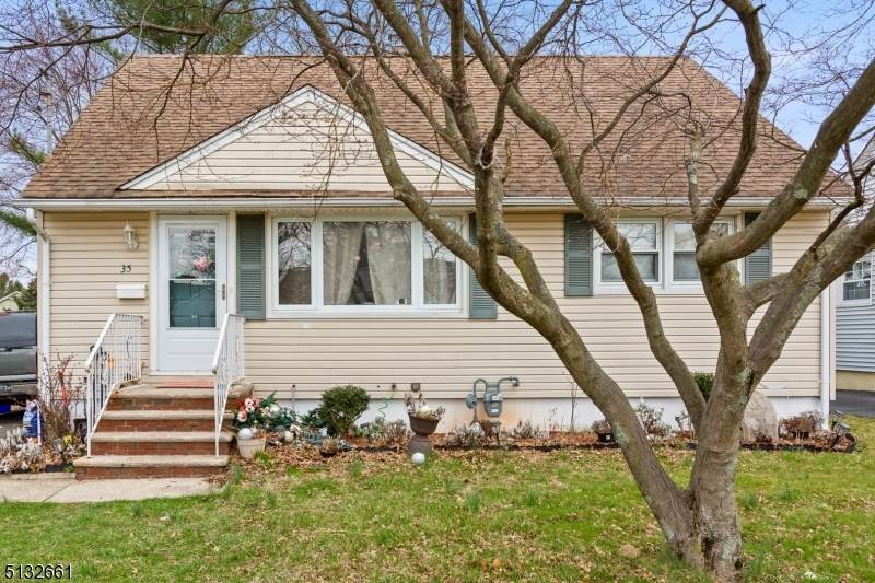 35 Parkway - Photo 1
