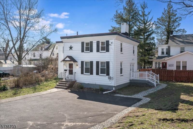 186 Spruce St - Photo 1