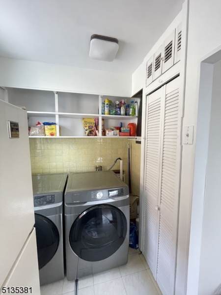 195 Campbell St - Photo 1