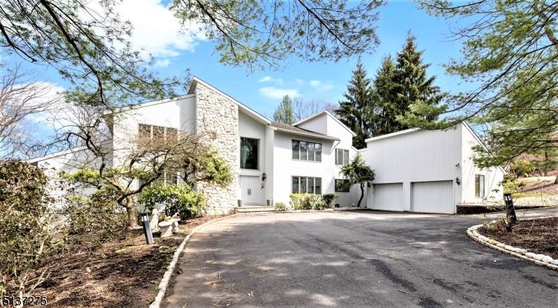 65 Scott Dr - Photo 1