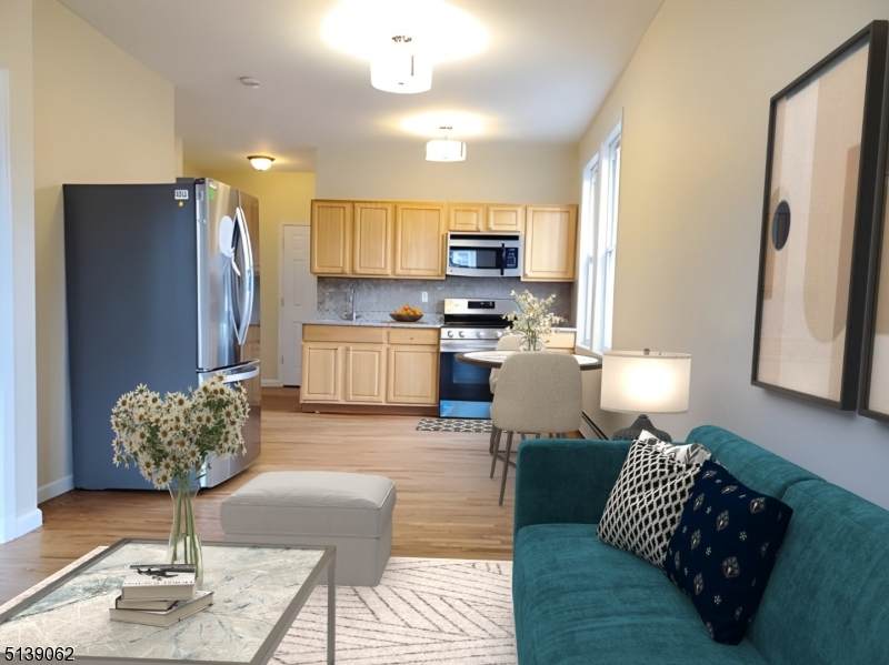 305 Cator Ave - Photo 1
