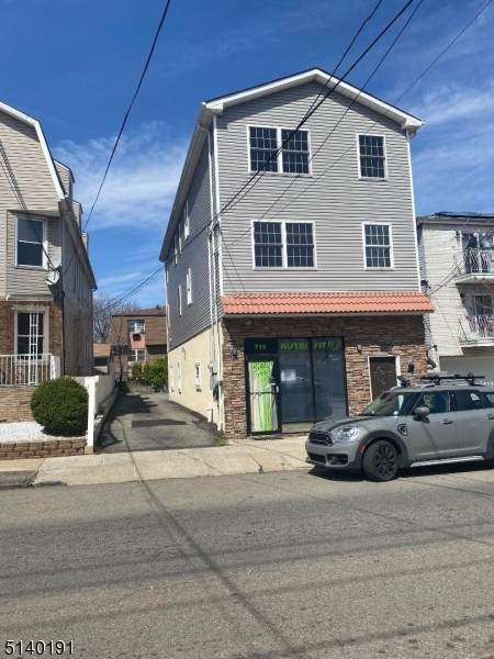 715 Summer St - Photo 1