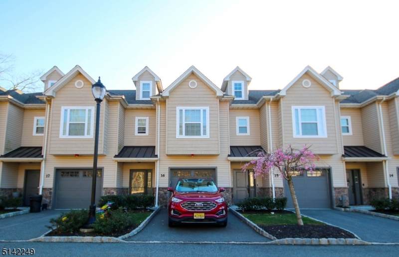 16 N Ridge Cir - Photo 1