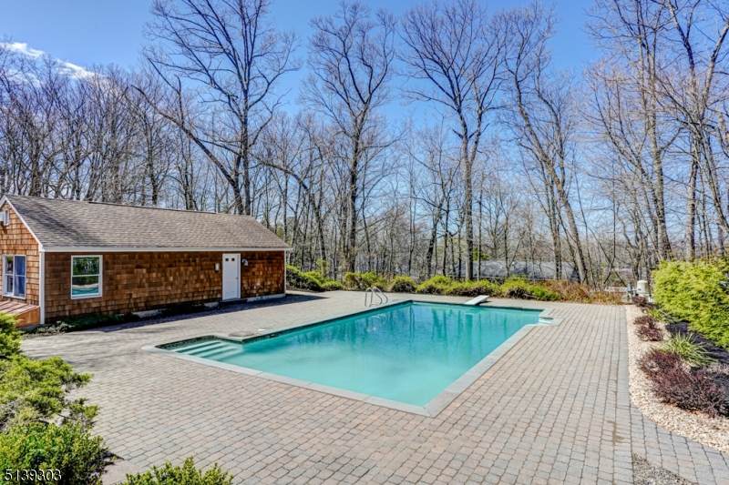 151 Warren Ave - Photo 1