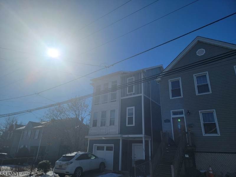 164 Parrow St - Photo 1