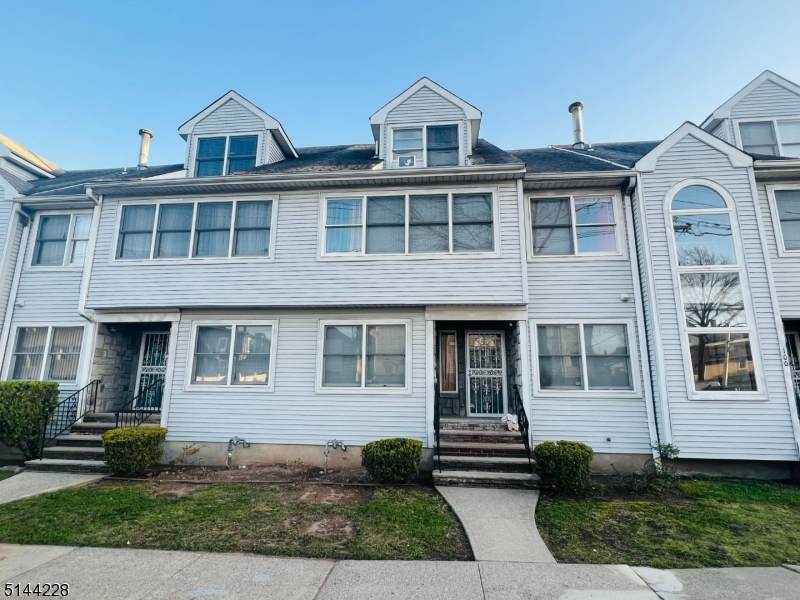 100 7Th Ave - Photo 1