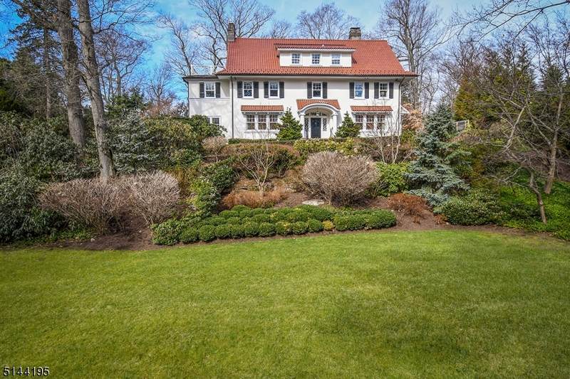 14 Essex Rd - Photo 1