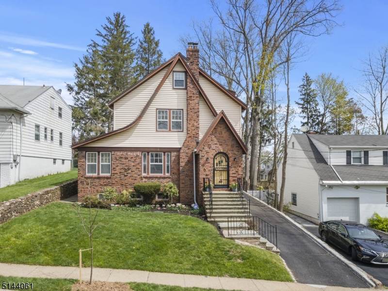 9 Elberta Rd - Photo 1