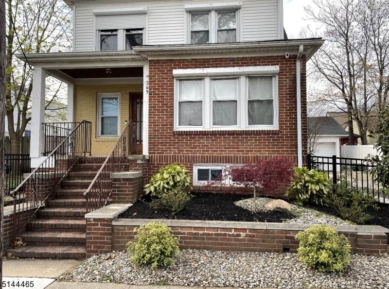 349 Rutgers Ave - Photo 1