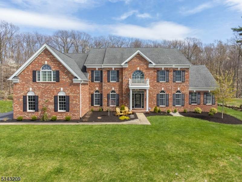 5 Crownview Ct - Photo 1