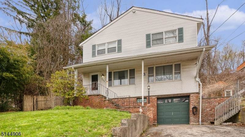 684 Lake Shore Dr - Photo 1