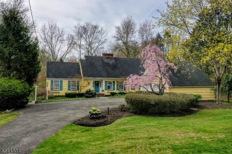14 Hillside Ave - Photo 1