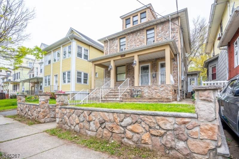 740 Jefferson - Photo 1
