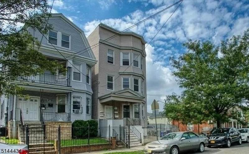 203 Peshine Ave - Photo 1