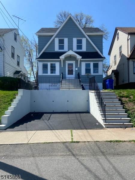 262 26th St - Photo 1