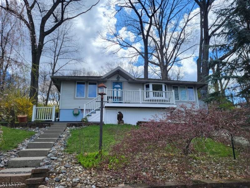 17 Hickory Tree Ln - Photo 1