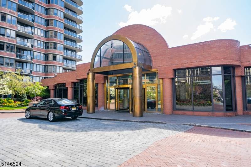 100 Carlyle Drive - Photo 1