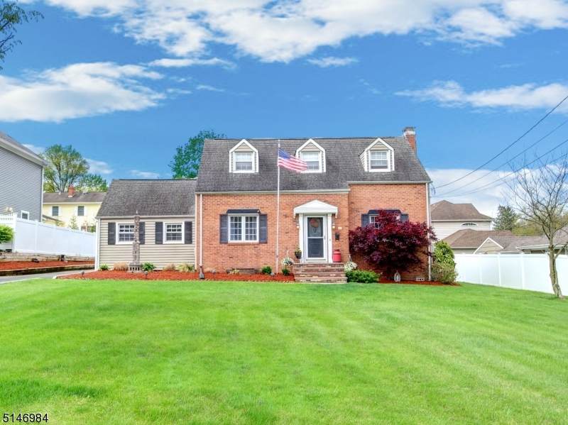 11 Hilltop Ave - Photo 1