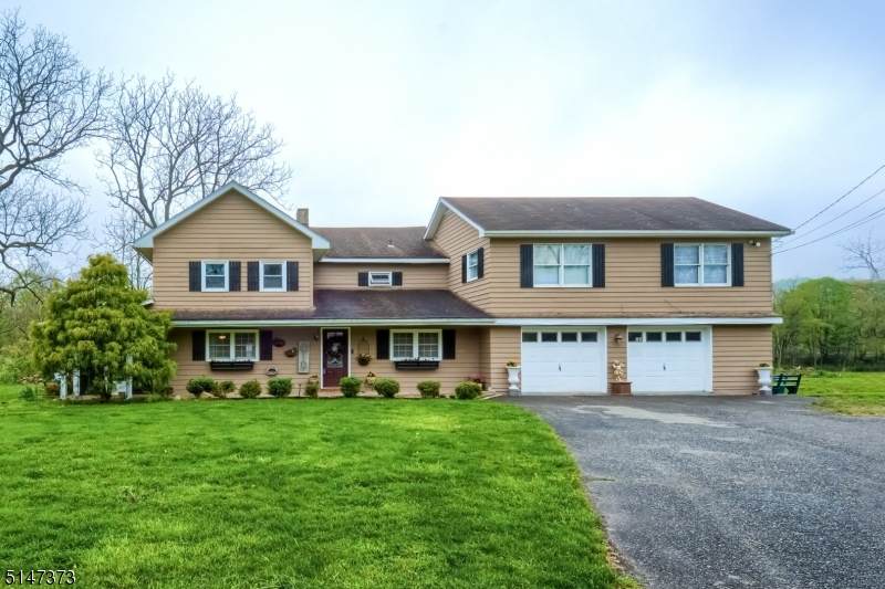 54 Lilac Dr - Photo 1