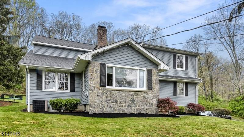 164 Mountain Ave - Photo 1