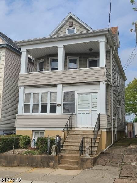 206 Cambridge Ave - Photo 1