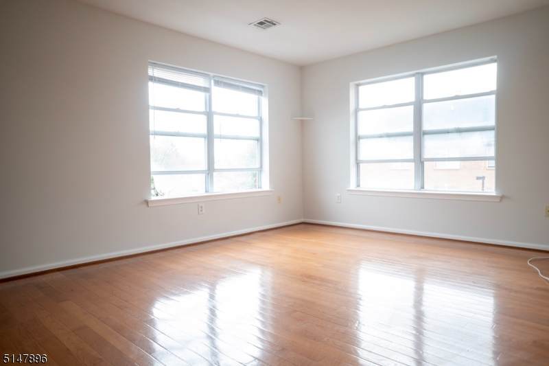 901 Stuyvesant-311 - Photo 1