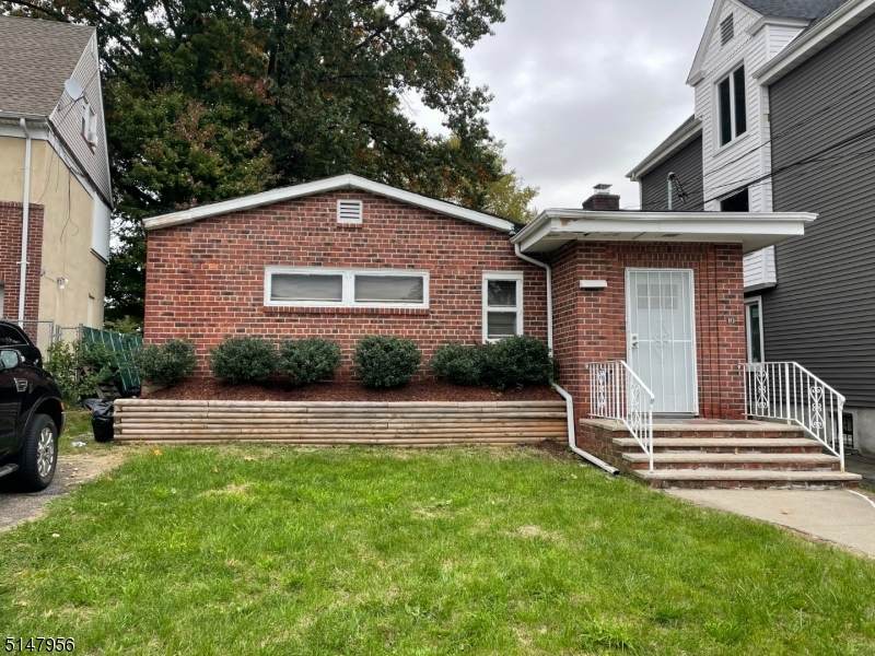 10 Clinton Pl - Photo 1