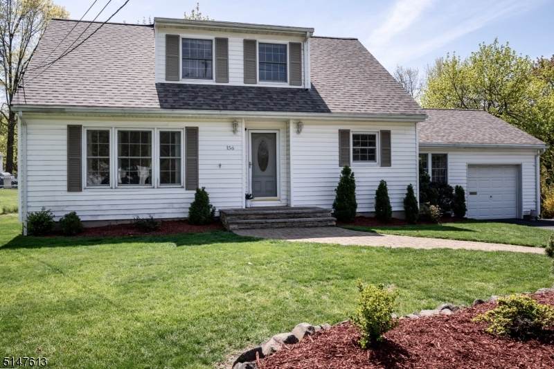 156 Sycamore Ave - Photo 1