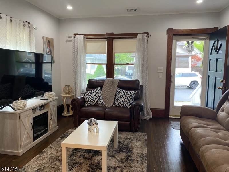 8 Kitchell Ave - Photo 1