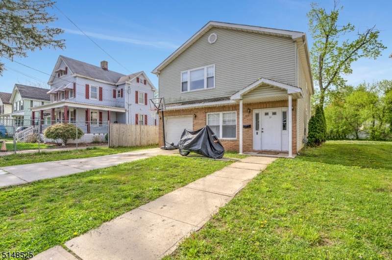 40 Fairview Ave - Photo 1
