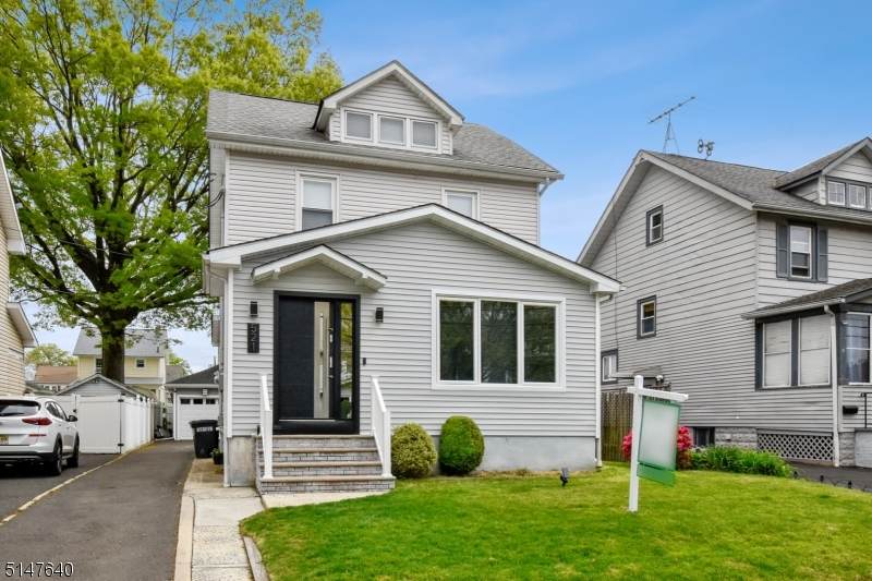 521 Hemlock St - Photo 1