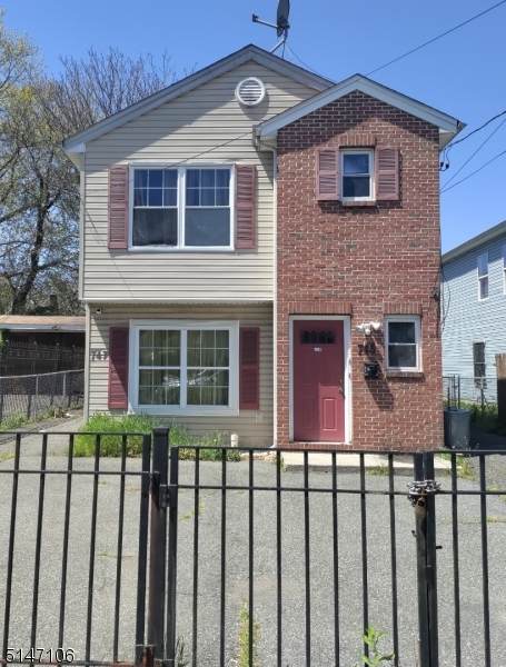 745 S 15Th St - Photo 1