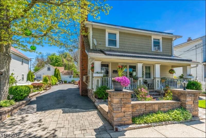 25 Hillside Ave - Photo 1