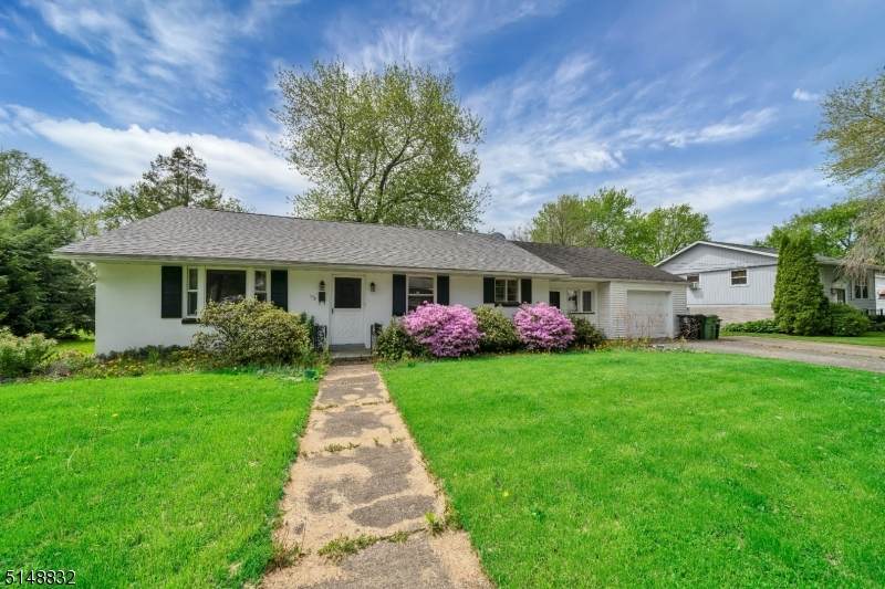175 Van Buren St - Photo 1