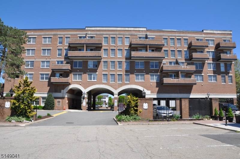 32 Iron Forge Sq - Photo 1