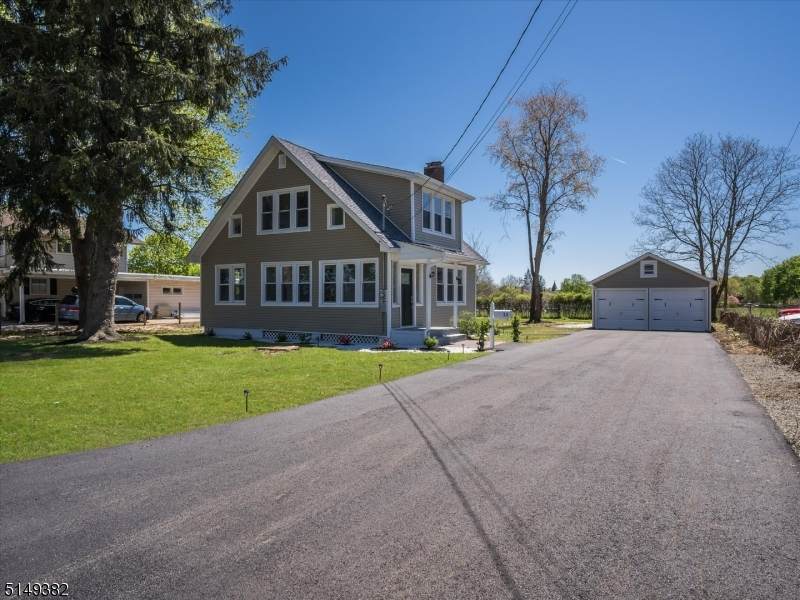 23 Meeker St - Photo 1
