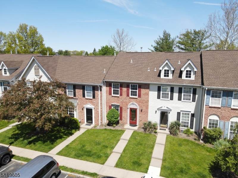 8 Lindsey Ct - Photo 1