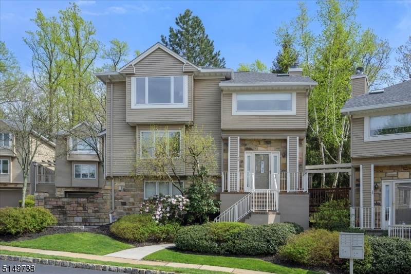 76 Blackburne Ter - Photo 1