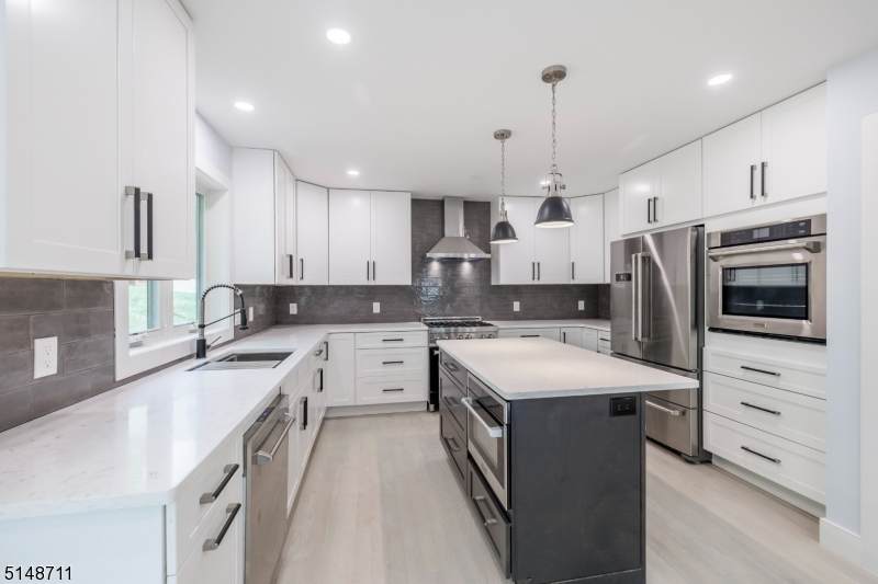 134 Hillside Ave - Photo 1
