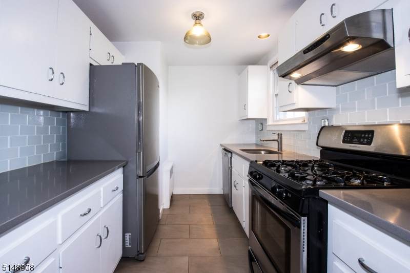 445 Morris Ave - Photo 1