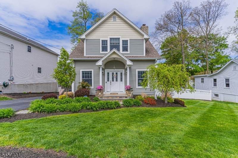 25 Willow St - Photo 1
