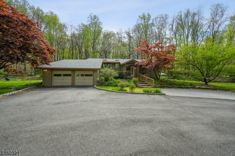 42 Oak Ln - Photo 1