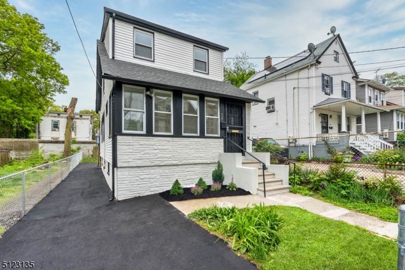 12 Lenox St - Photo 1
