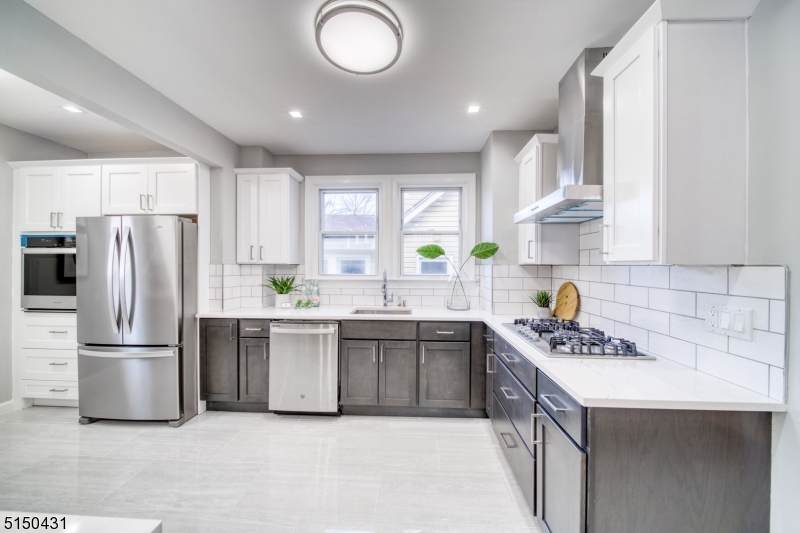 72 Hughes St - Photo 1