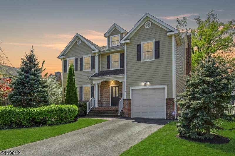 29 Plain St - Photo 1
