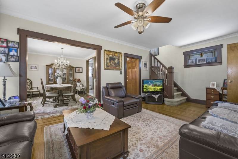 2037 Balmoral Ave - Photo 1