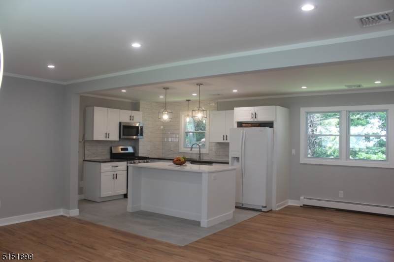 43 Park Ter - Photo 1