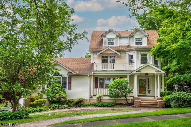 22 Brookfield Ave - Photo 1